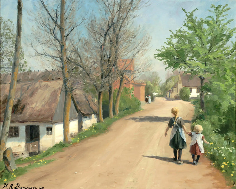 เด็กสองคนเดินจับมือกันบนถนนในหมู่บ้าน - H. A. Brendekilde